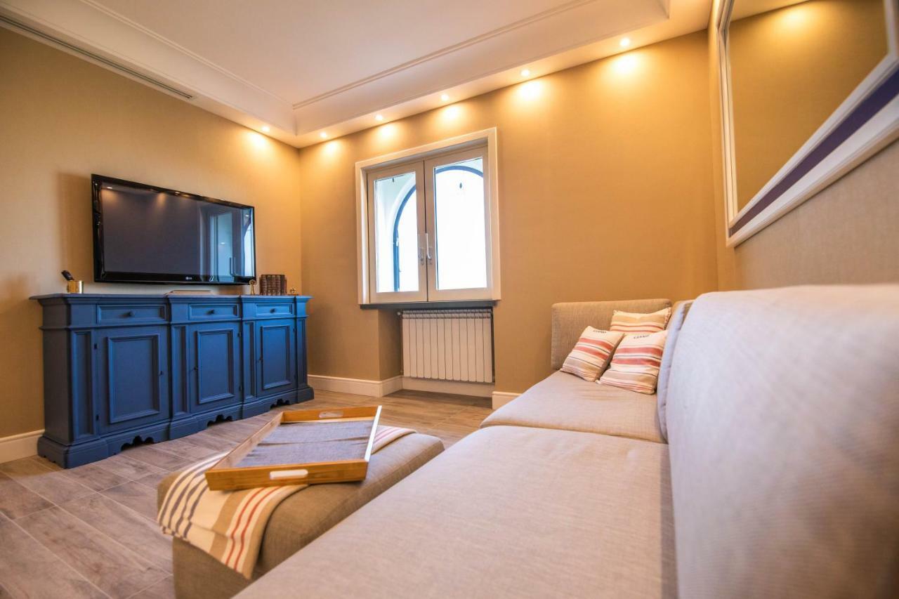 Le Fratte Luxury Home Castellammare di Stabia Bagian luar foto